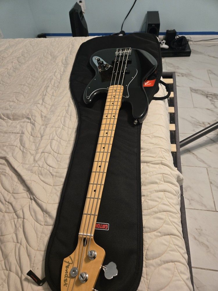 Vendo Bajo Jazz Bass Casi Nuevo