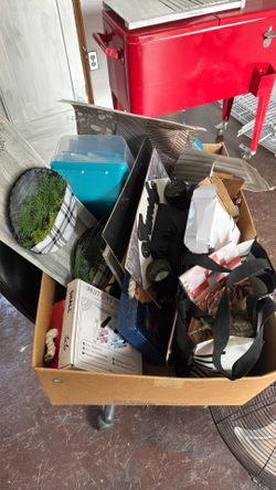 Crafts /resin, staple gun / hand sewing tool