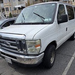 2011 Ford E-350