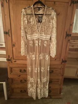 Medium Forever 21 Nude/Cream Knit Top Long Sleeve