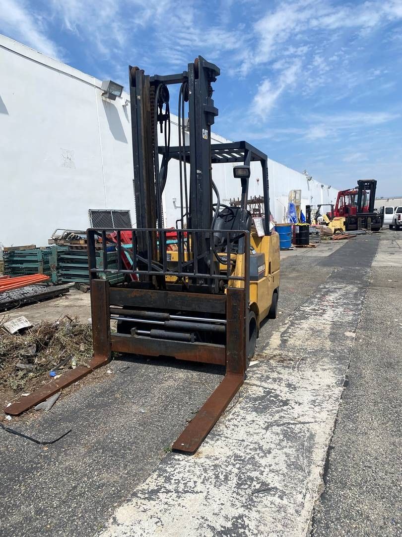 Caterpillar Forklift