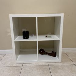 White 4 Cube Shelf 