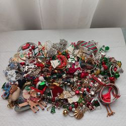 Christmas Vintage/Modern Jewelry Lot