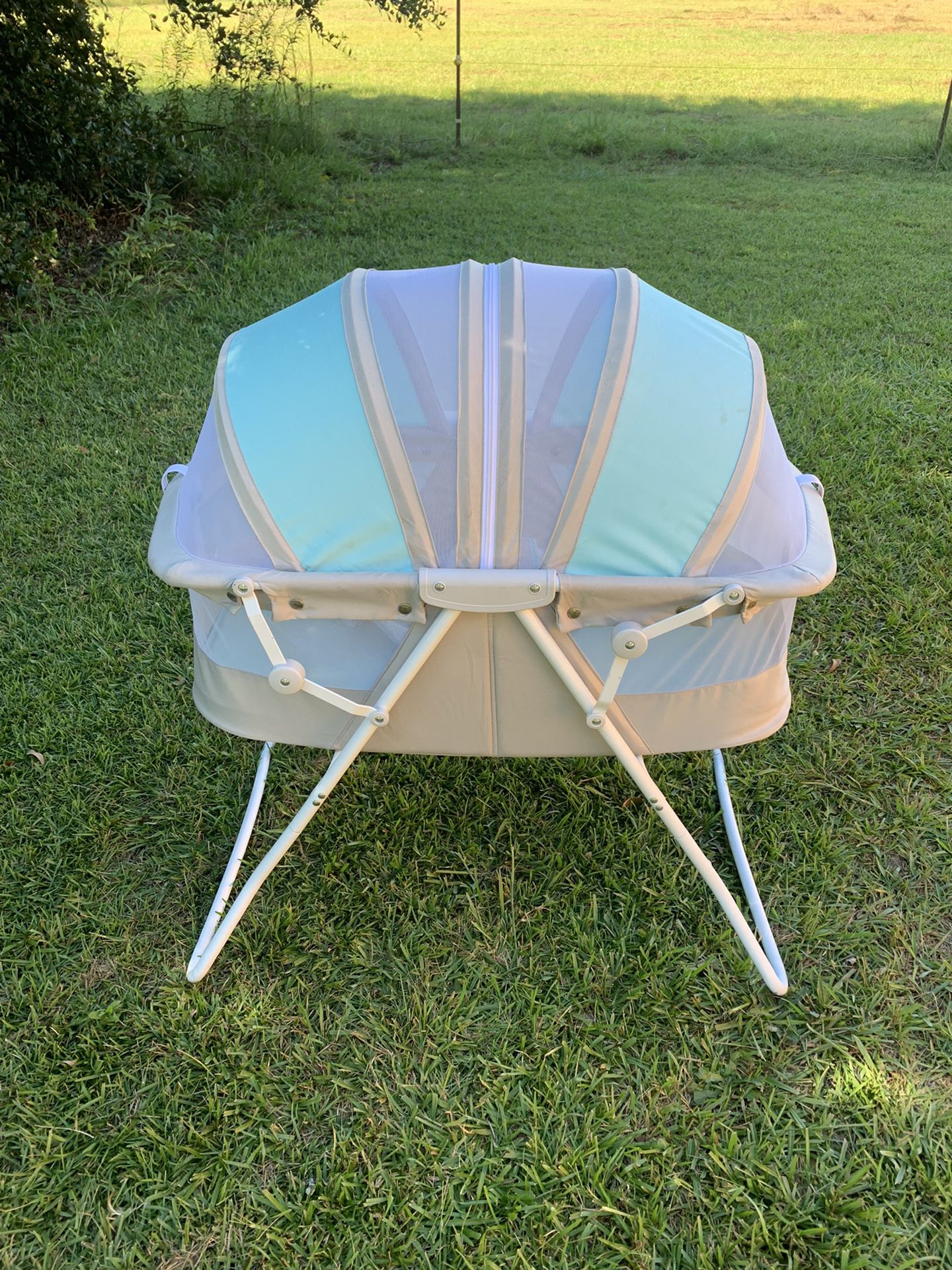 Dream On Me Compact Bassinet