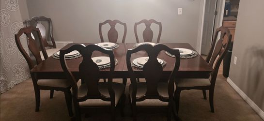 Dining room table