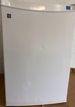 Compact / Mini Refrigerator