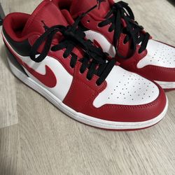 Air Jordan 1 lows size 10