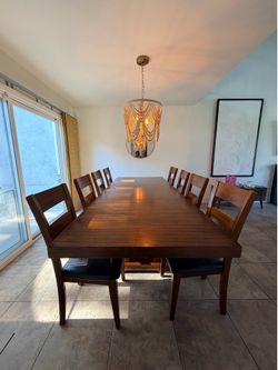 Extendable Dining Table+8 chairs