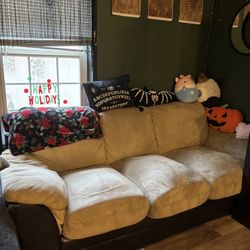 FREE Three-Seat Sofa – Comfortable & Sturdy (Must Pick Up)