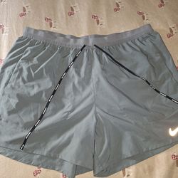 Men’s Nike Brief Lined 7 inch Running Shorts CJ5459 068 Grey Size L $25