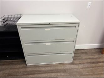 42" W Heavy-Duty 3-Drawer Metal Lateral File Cabinet – $180 📦 Florida
