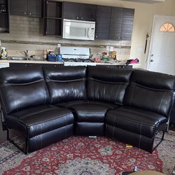 Five piece arrangeable couch with electric ports cupholders and recliners