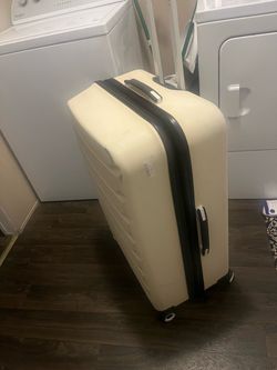 Suit case 30”x21” / 50lbs