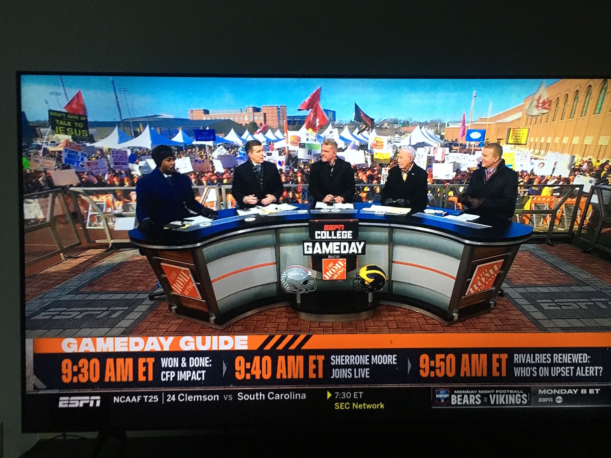65” Smart, Samsung TV
