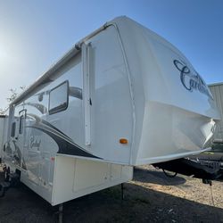 2008 Forest River Cardinal Fifth Wheel/ Rv/ Travel Trailer 