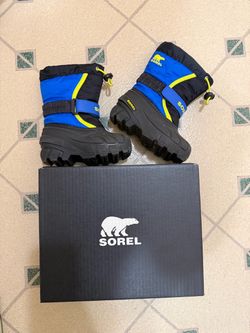 Like new—Sorel Little Kids Flurry™ Winter Boot size 9 CM14