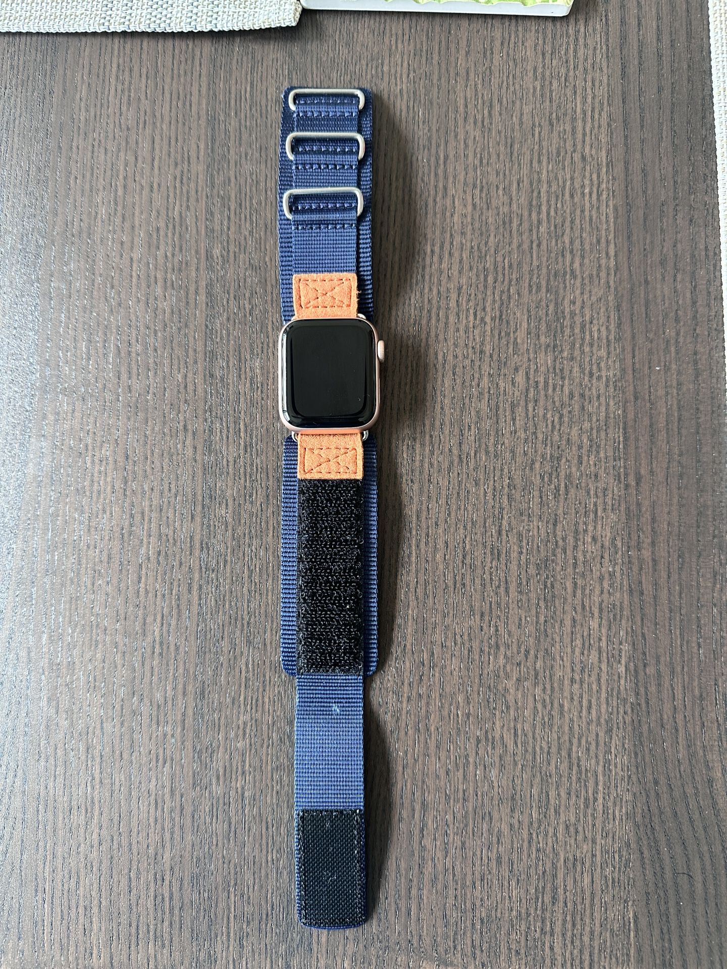 Apple Watch 5 Series In Gold