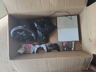Xbox series s 1tb and accessories
