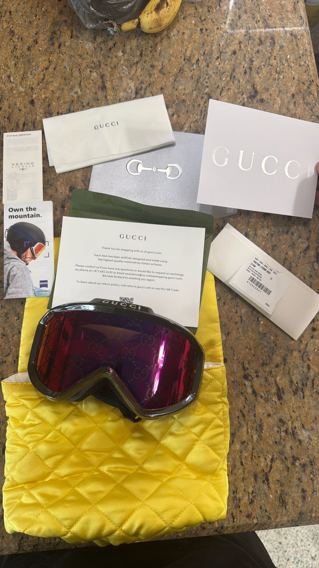 Authentic Never Worn Men’s Gucci Goggles