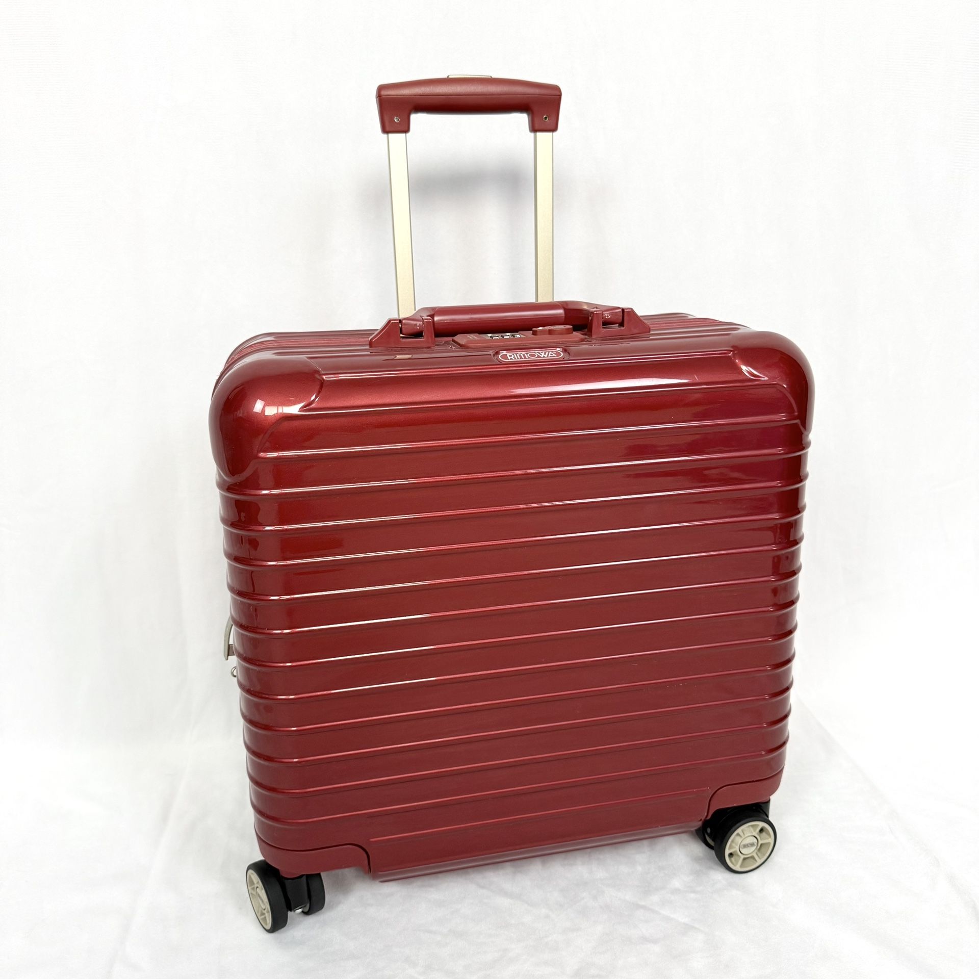 Rimowa Salsa Deluxe Multiwheel Carry-On Suitcase – Glossy Red Polycarbonate