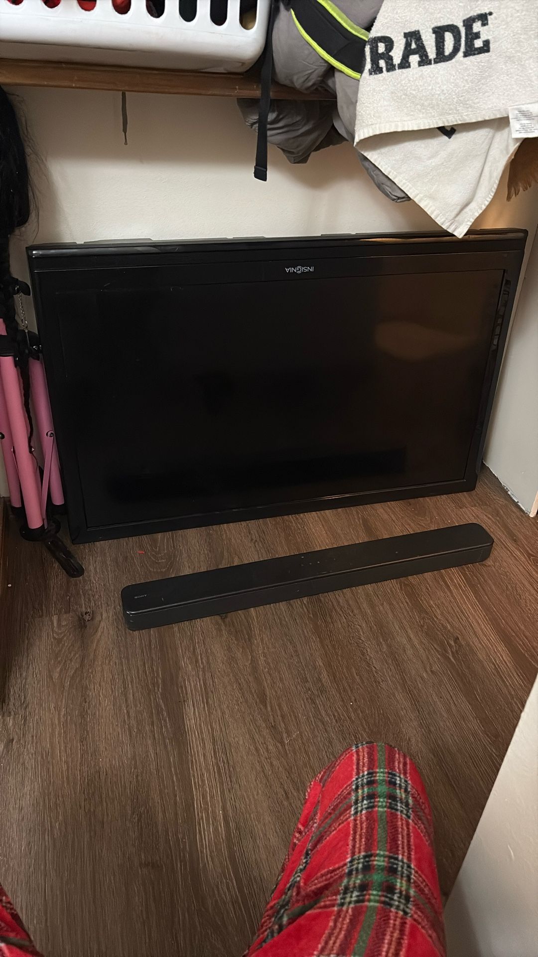 Tv with Bluetooth Speakers