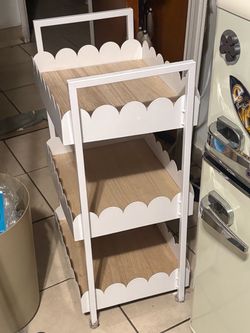 White Scallop 3-Tier Storage Shelf