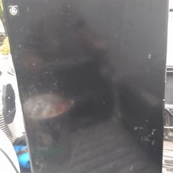 GE Mini Fridge