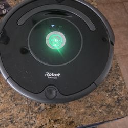 IROBOT Roomba 692 With Accessories