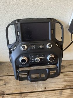 2021 GMC I 1500 SLT 8inch Screen With Panel