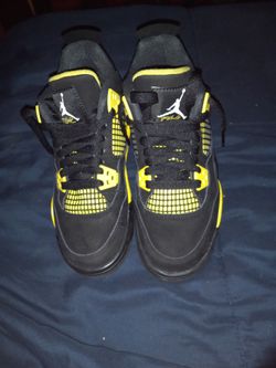 Air Jordan 4 "Thunder"