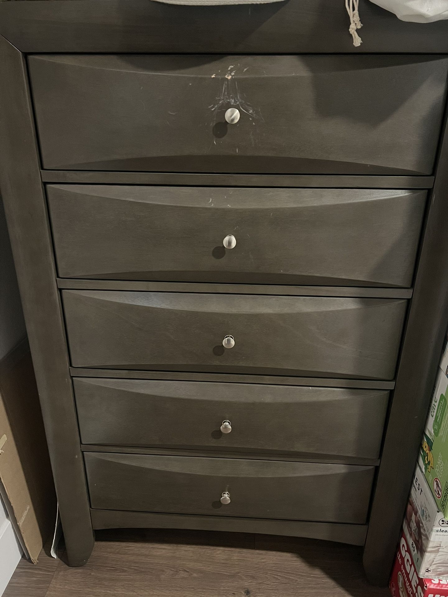 4 Foot Standing Dresser