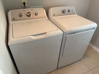 GE Washer Dryer Combo w/ installation kit