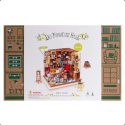 RoLife Miniature DIY Building Kits 