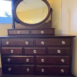Clothes Drawer With Mirror 