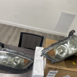 Both Headlights From A 2008 Honda Accord 