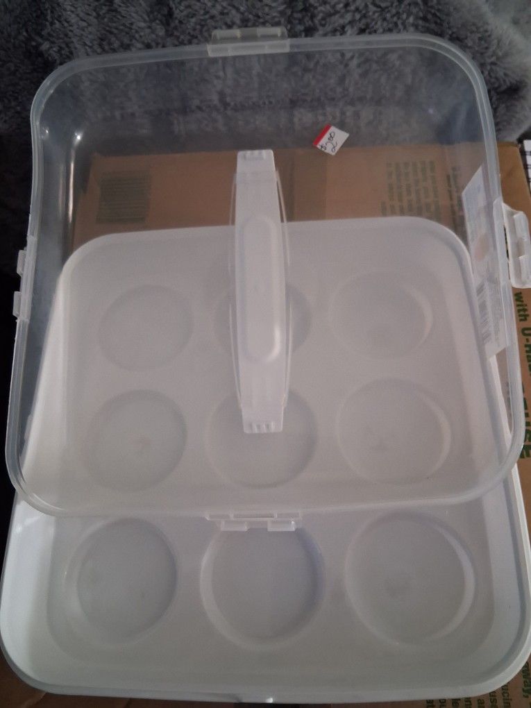 New, Plastic Cupcake Holder