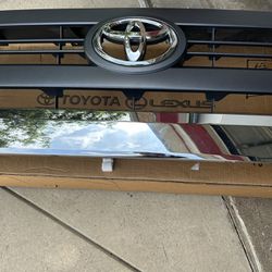 2014 Tundra OEM Grill