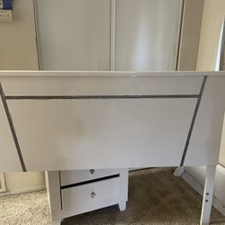 ✨ Glitter white full-size headboard with matching nightstand. ✨