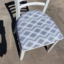 Dining Table And 6 Chairs 