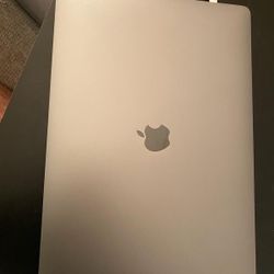 MacBook Pro 15 Inch 2016 