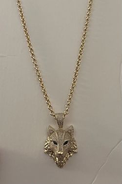 High-quality 14k gold-laminated jewelry. Water-resistant and suitable for daily wear.