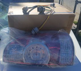 LED Tail Lights Assembly Brake Lamps Fit for 2005-2015 Toyota Tacoma Replace (contact info removed) (Right side)