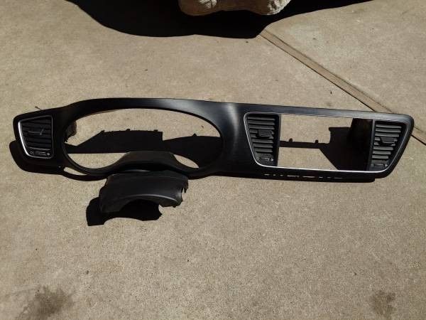 2015-18 Kia Sedona Dash Bezel / Trim 