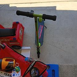 Razor E90 Electric Scooter 