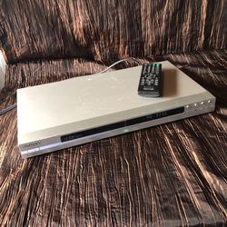 Sony CD/DVD Player DVPNS501P