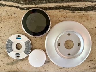Nest Thermostat 3rd Gen w/ Accessories