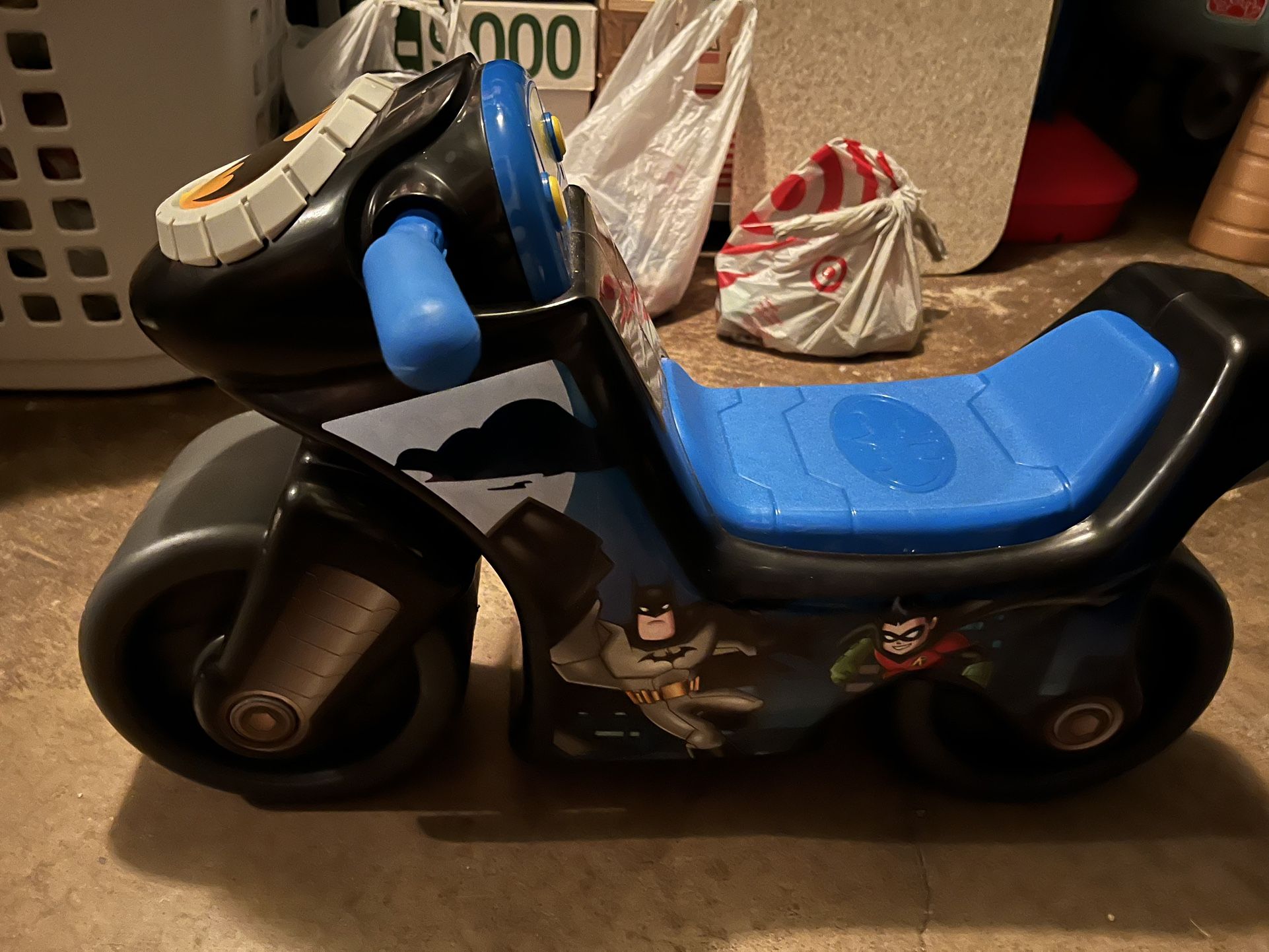 Fisher price batman 2024 motorcycle ride on