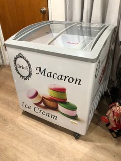 Commercial Curved Glass Ice Cream Freezer - Brick Macaron (Excellent Condition!)