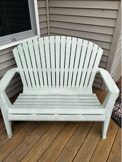 Bench. Light green