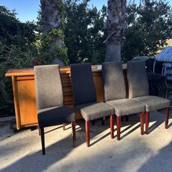 4 Chairs Very Good Condition 